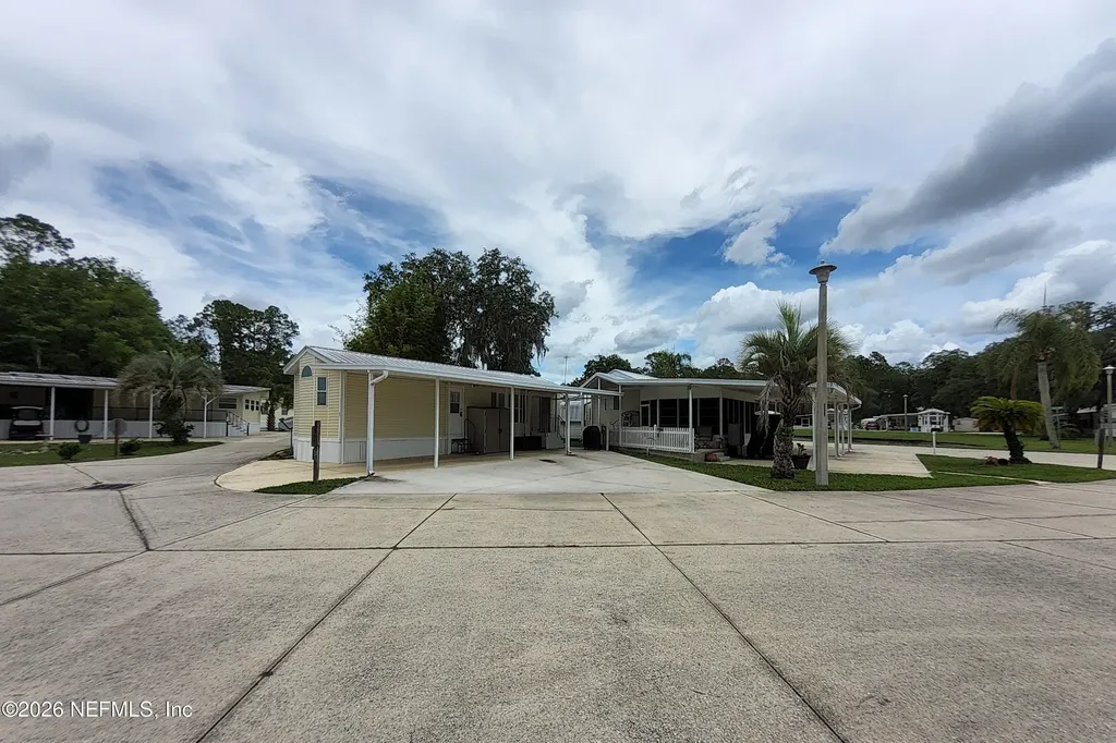 1074 Front Street Welaka FL 32193