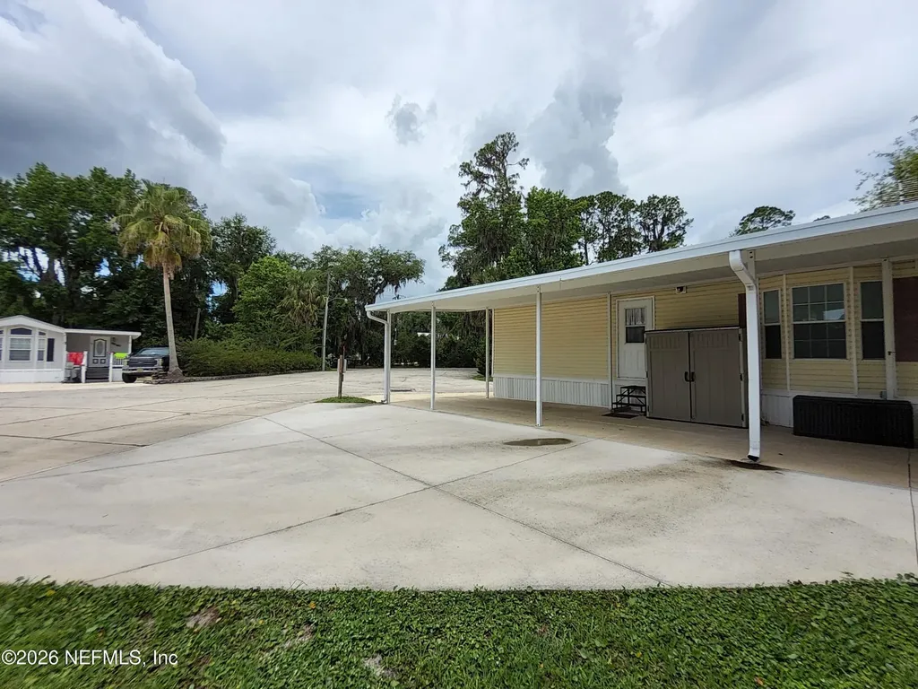 1074 Front Street Welaka FL 32193