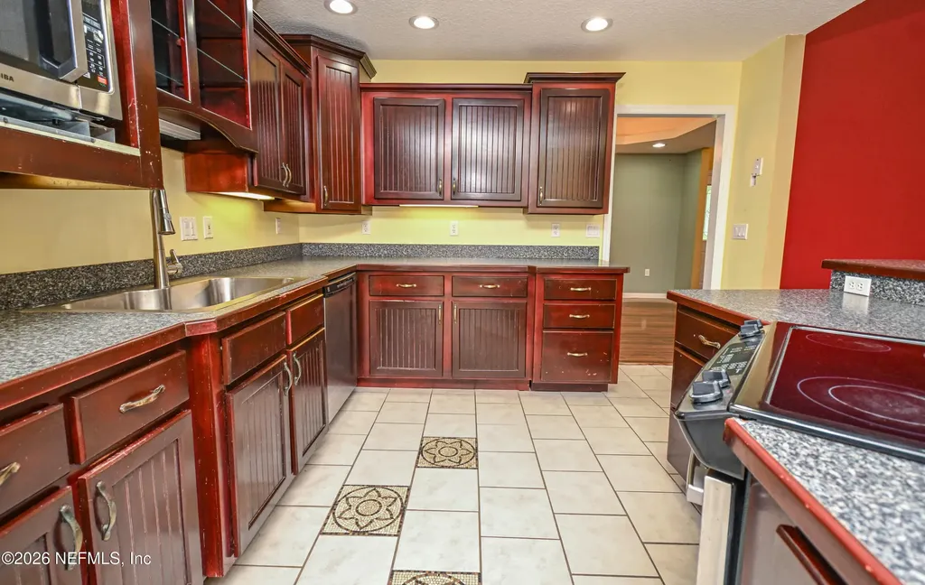 17442 S Tommy Road Glen St. Mary FL 32040