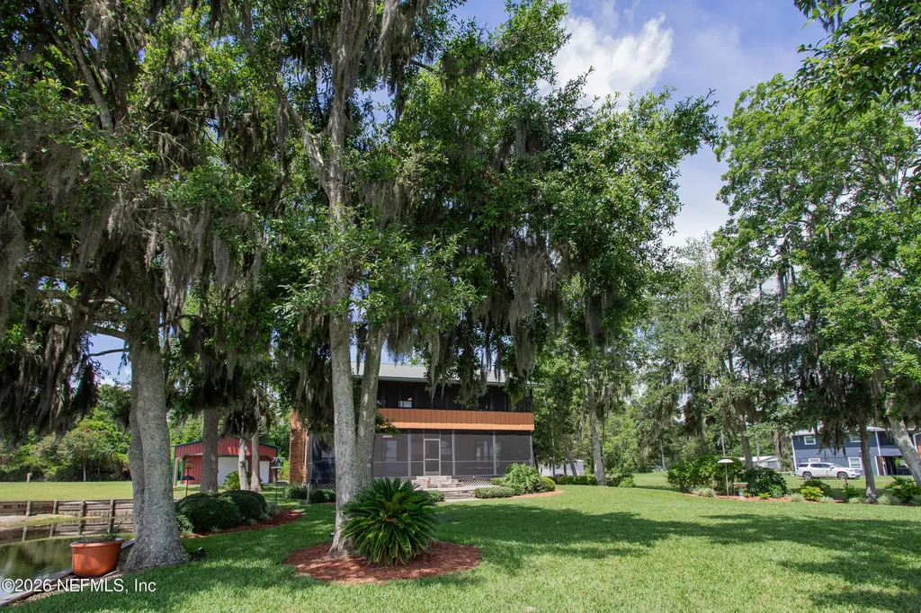 234 Lake Drive Florahome FL 32140