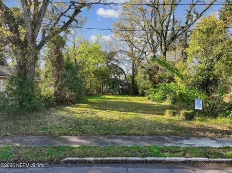 1572 W 7th Street W Jacksonville FL 32209