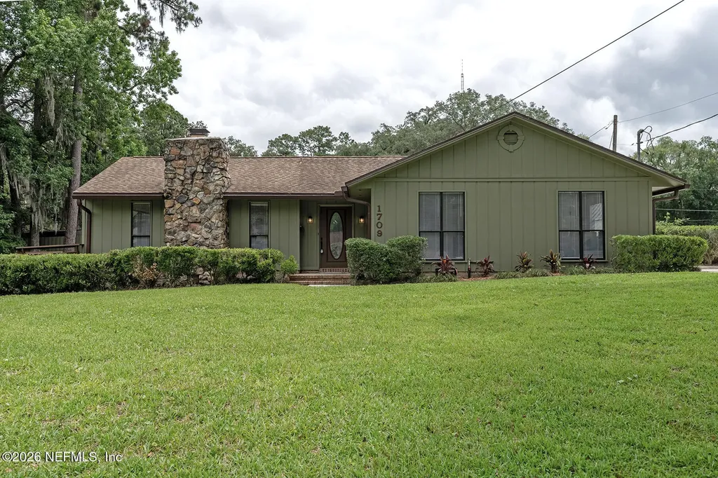 1709 Memory Lane Jacksonville FL 32210