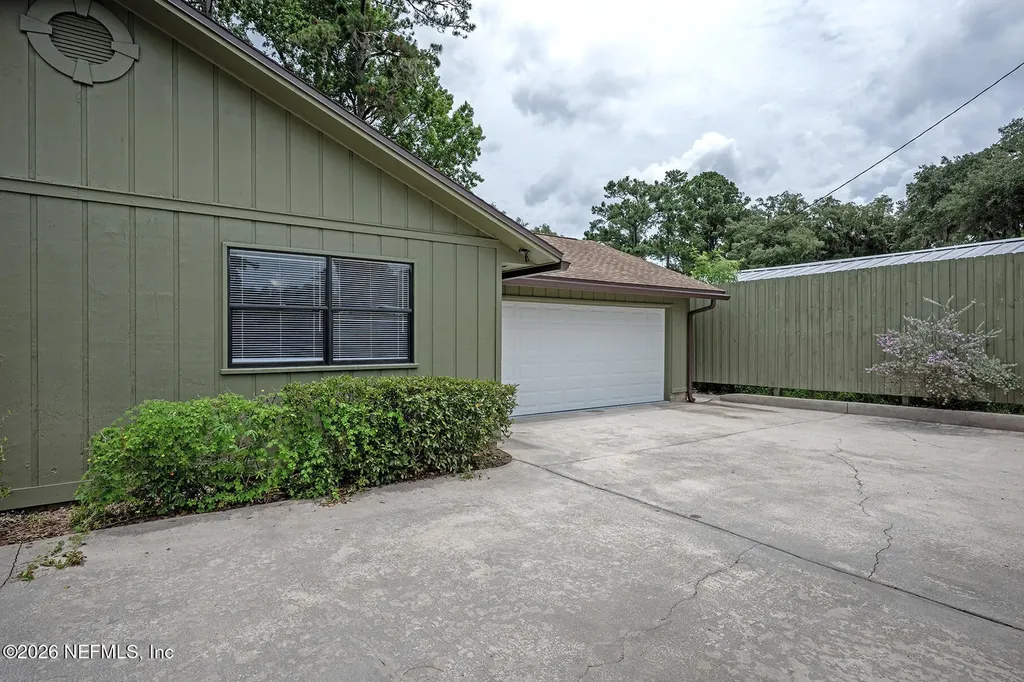 1709 Memory Lane Jacksonville FL 32210