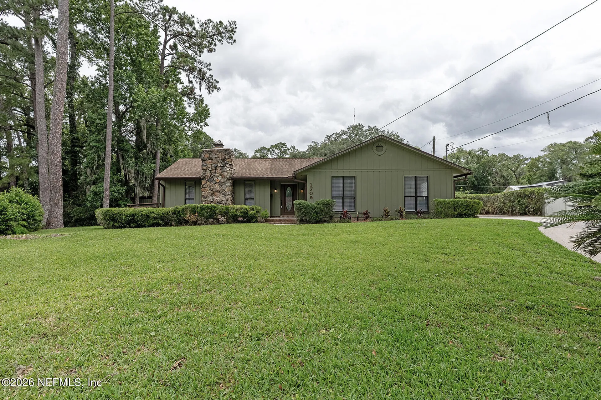 1709 Memory Lane Jacksonville FL 32210