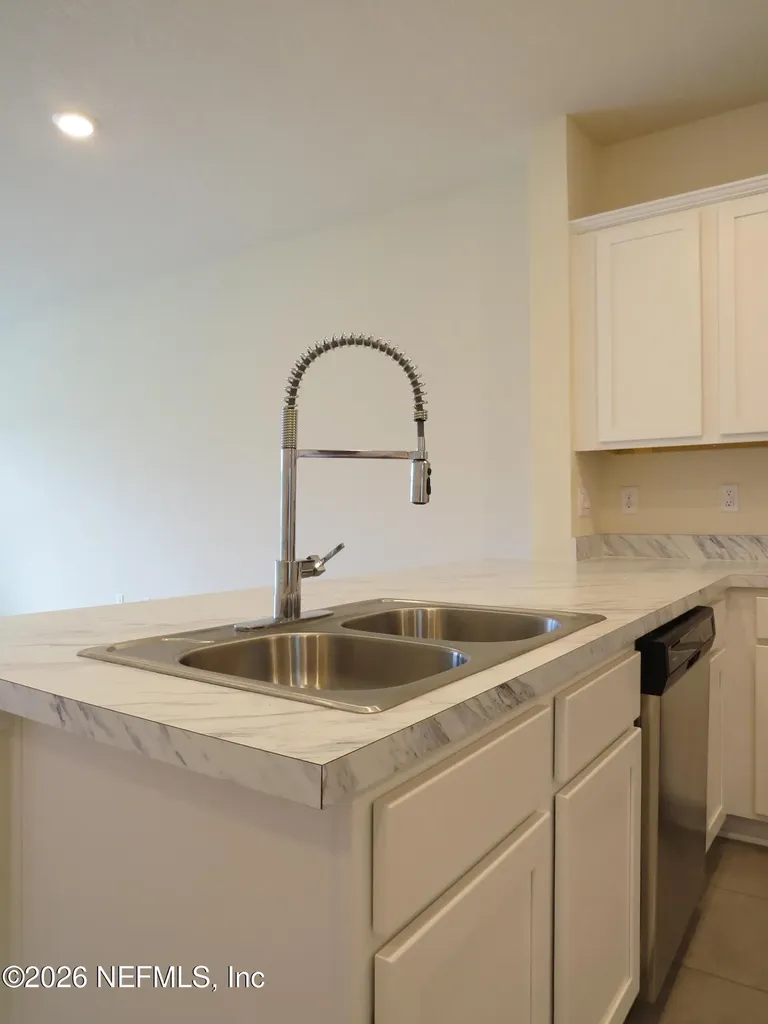 12779 Veterans Court Jacksonville FL 32218