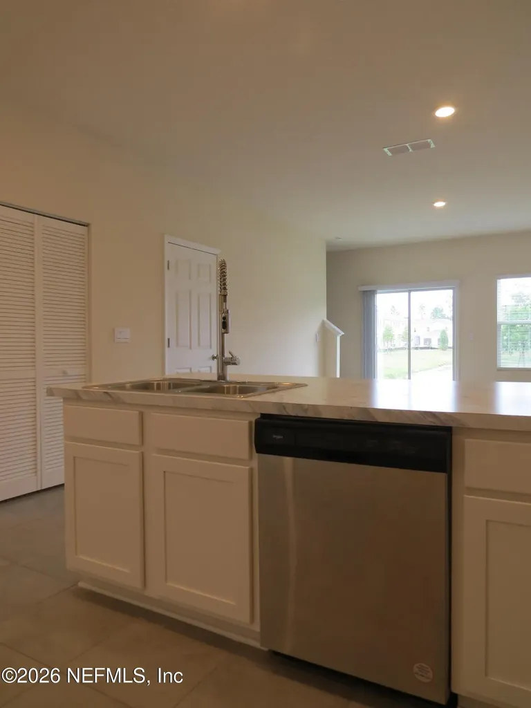 12779 Veterans Court Jacksonville FL 32218