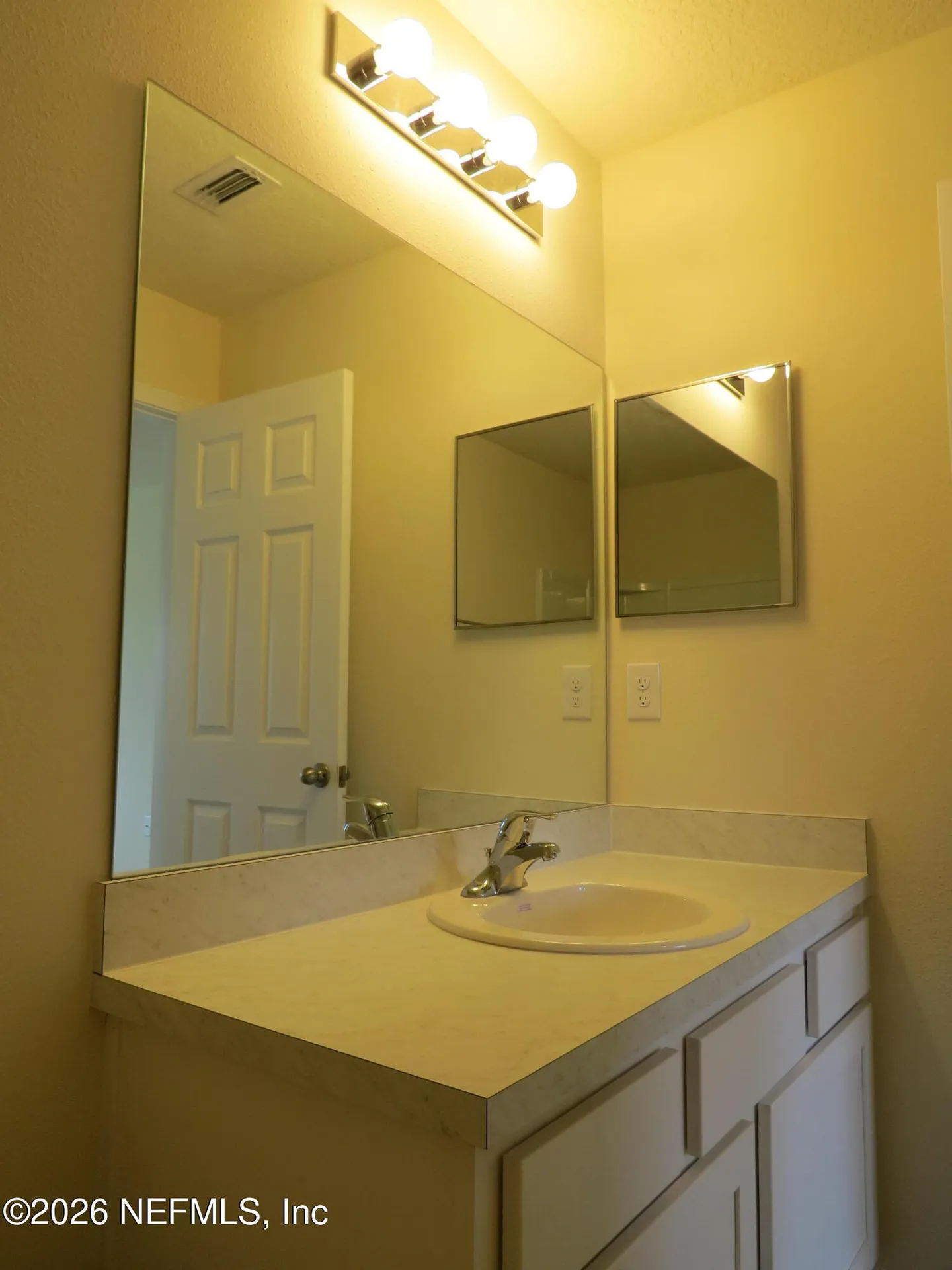 12779 Veterans Court Jacksonville FL 32218