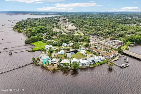 94 Yacht Club Green Cove Springs FL 32043