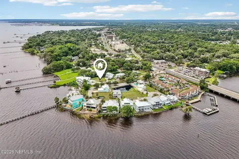 94 Yacht Club Green Cove Springs FL 32043