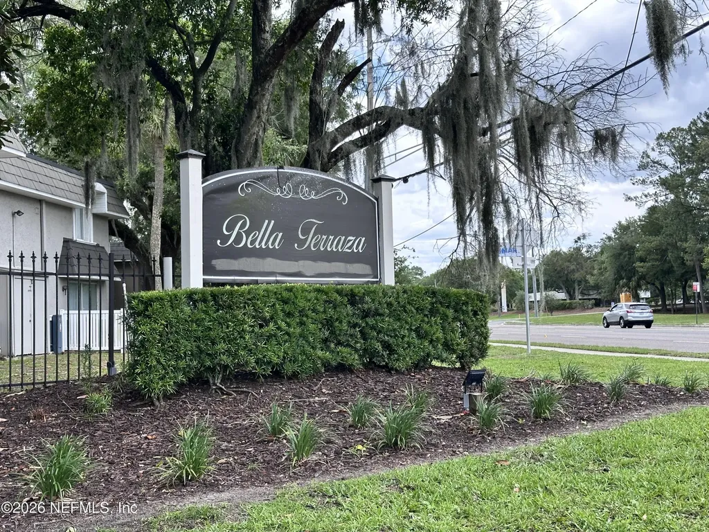 355 Monument Road Jacksonville FL 32225