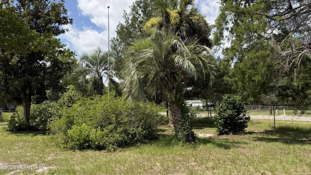 304 Dawn Avenue Interlachen FL 32148