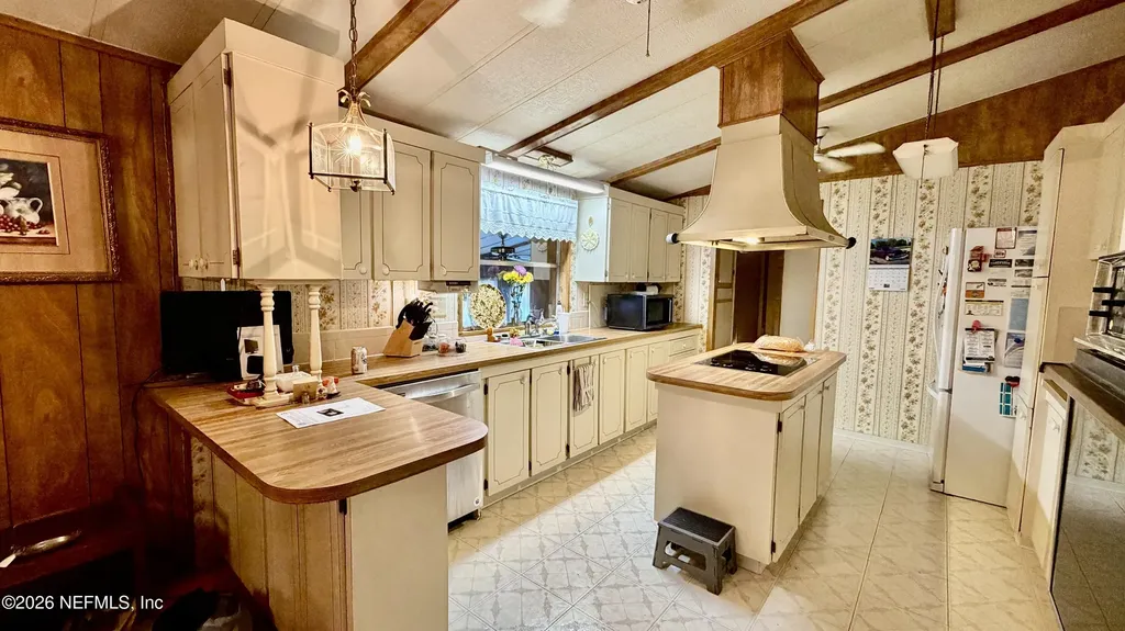 304 Dawn Avenue Interlachen FL 32148