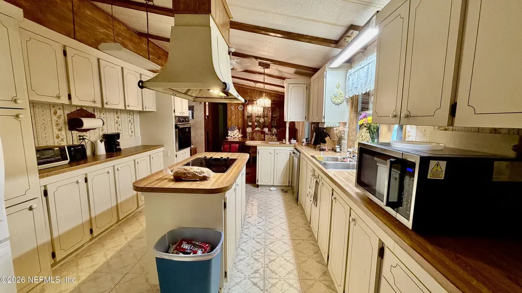 304 Dawn Avenue Interlachen FL 32148