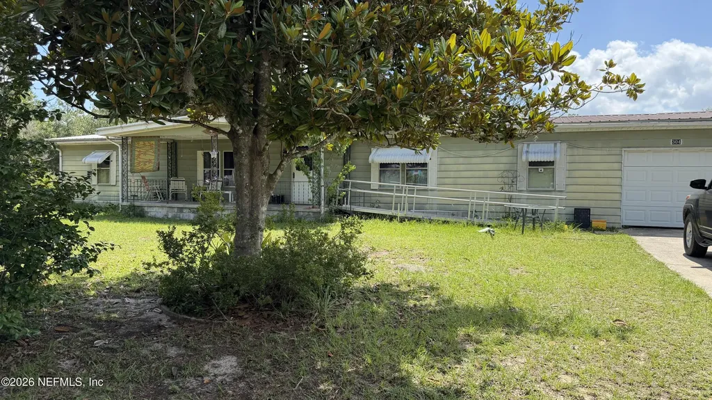 304 Dawn Avenue Interlachen FL 32148