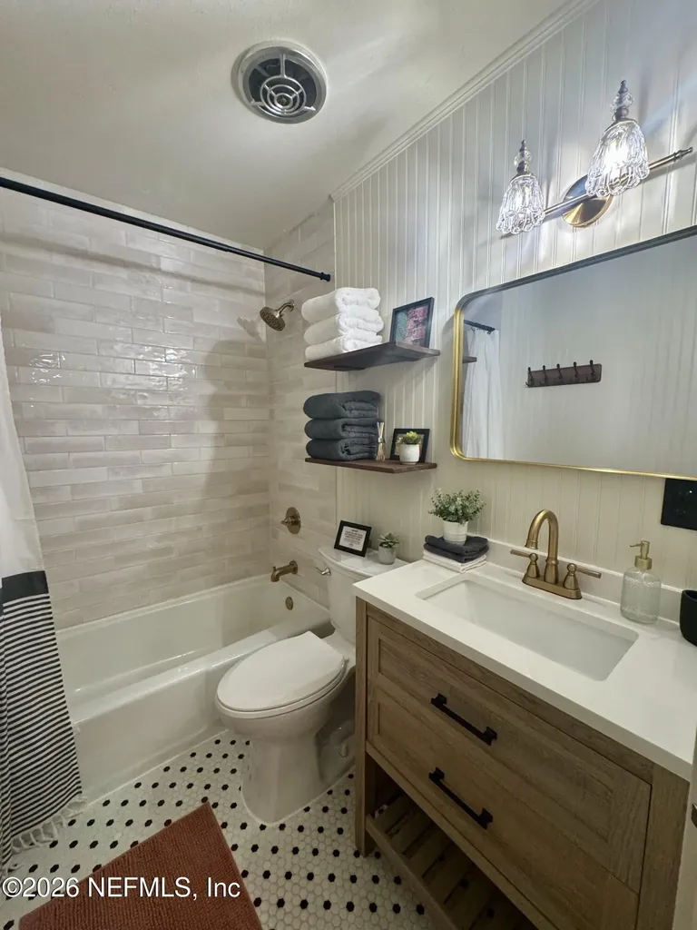 22 Comares Avenue St. Augustine FL 32080