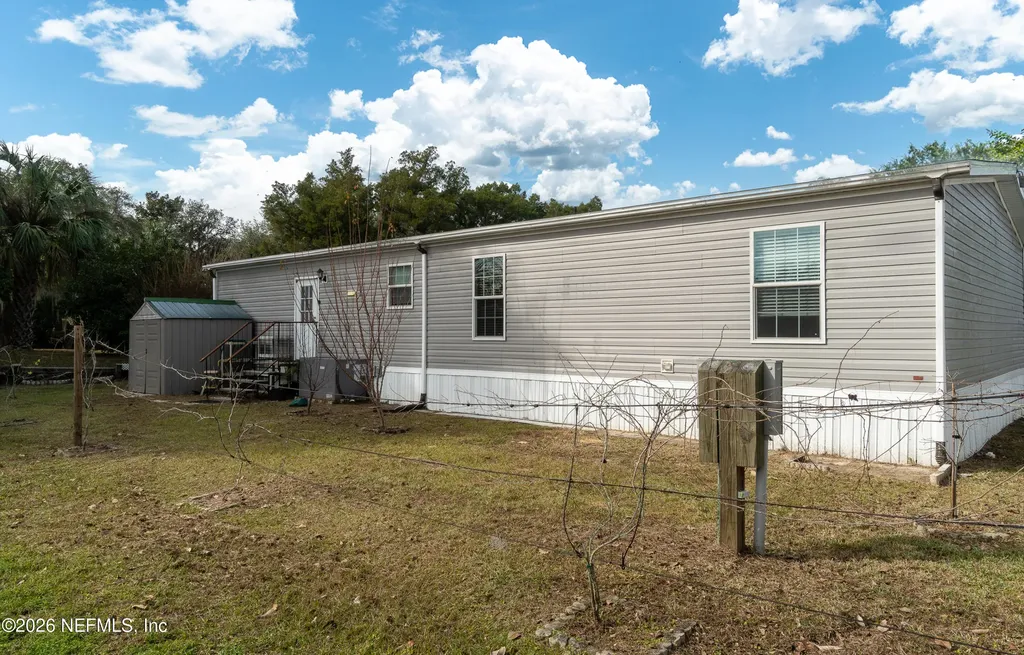 102 Pine Lake Drive Satsuma FL 32189