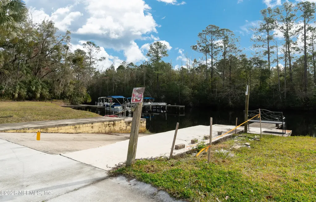 102 Pine Lake Drive Satsuma FL 32189