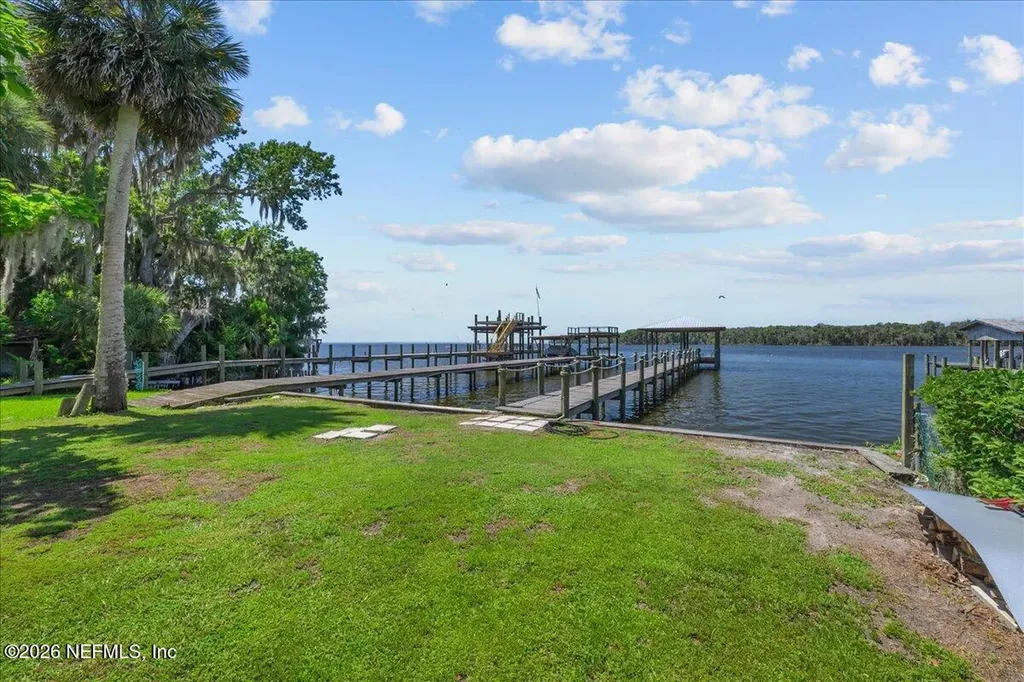 1523 County Road 309 Georgetown FL 32139