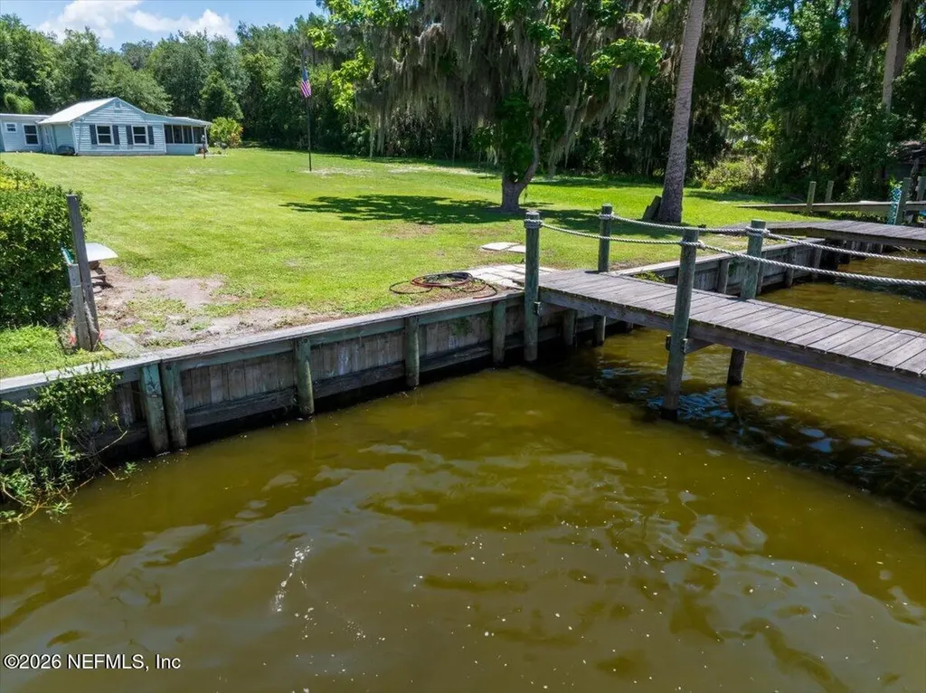 1523 County Road 309 Georgetown FL 32139