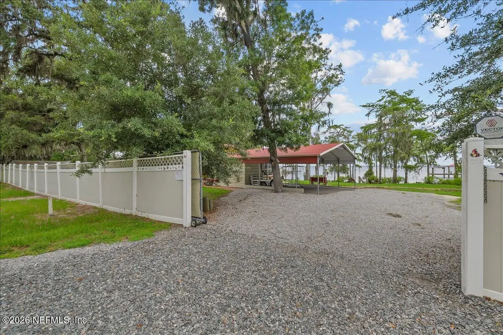 316 Riviera Drive Crescent City FL 32112