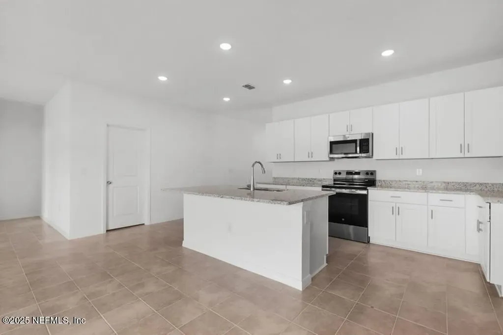 8131 Archibald Terrace Jacksonville FL 32219