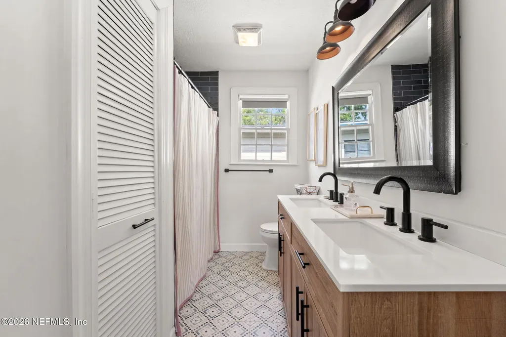 4823 Kerle Jacksonville FL 32205