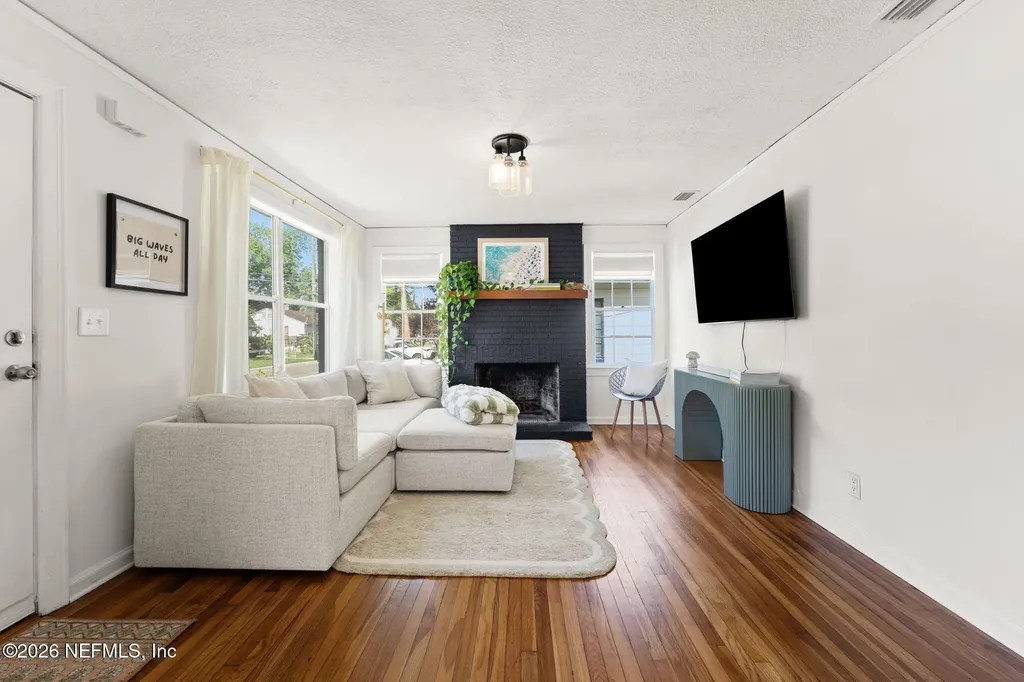 4823 Kerle Jacksonville FL 32205