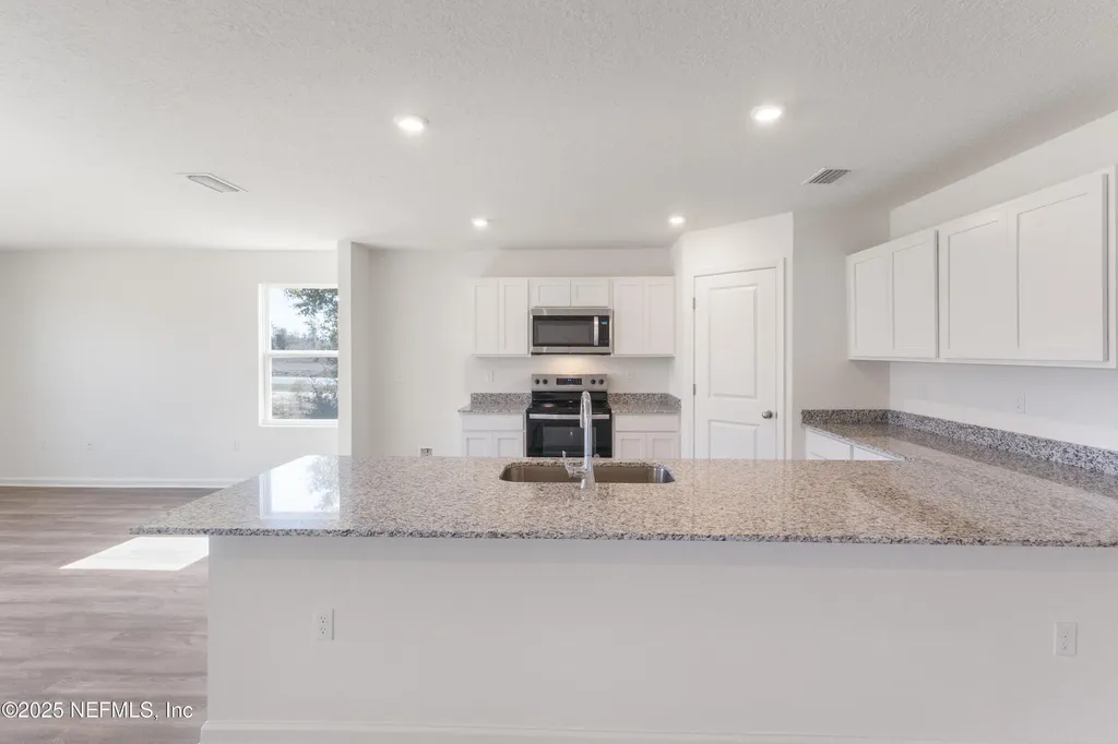 10430 Greystone Drive Glen St. Mary FL 32040