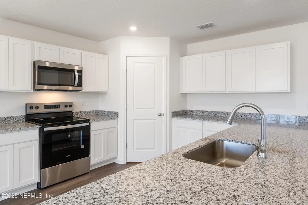 10430 Greystone Drive Glen St. Mary FL 32040