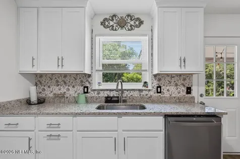 5130 Greenway Drive N Jacksonville FL 32244