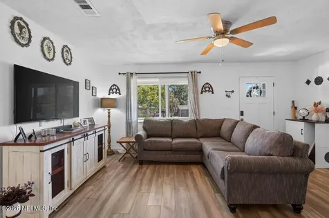 5130 Greenway Drive N Jacksonville FL 32244