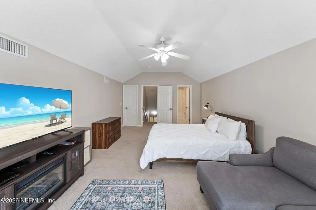 561 E Silverthorn Lane Ponte Vedra FL 32081