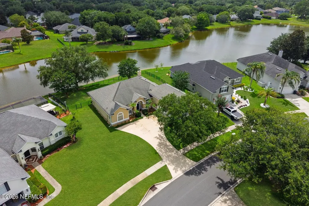561 E Silverthorn Lane Ponte Vedra FL 32081