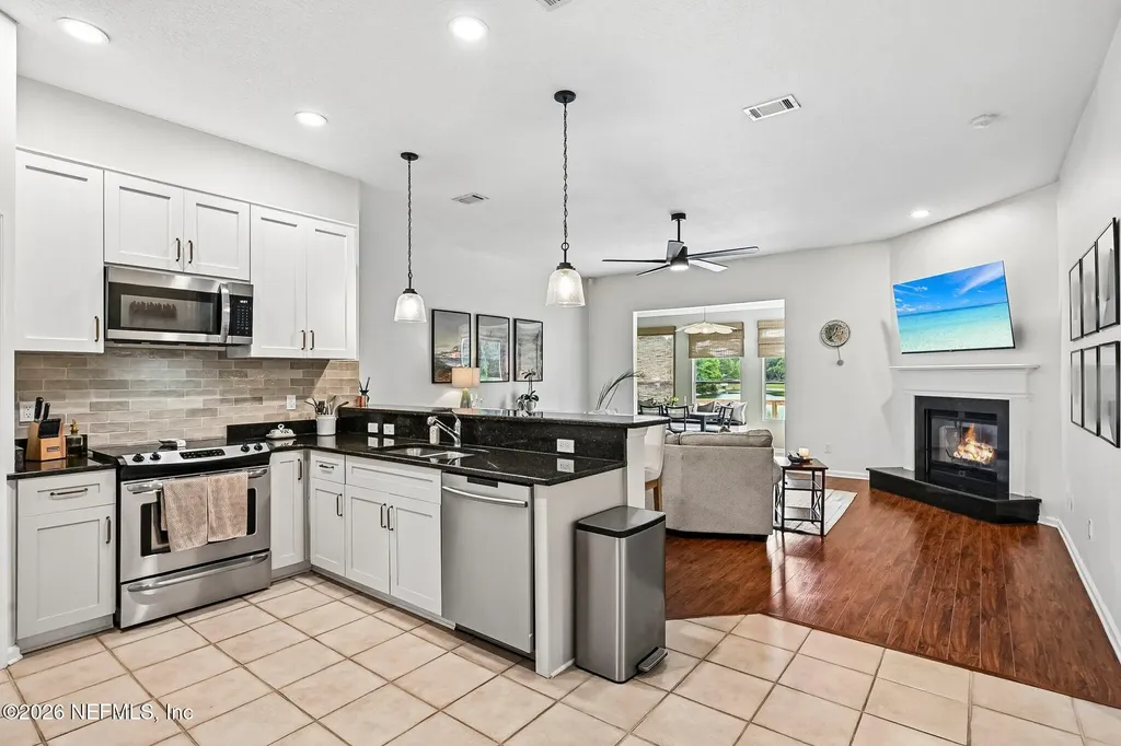 7920 Vivera Court Jacksonville FL 32244