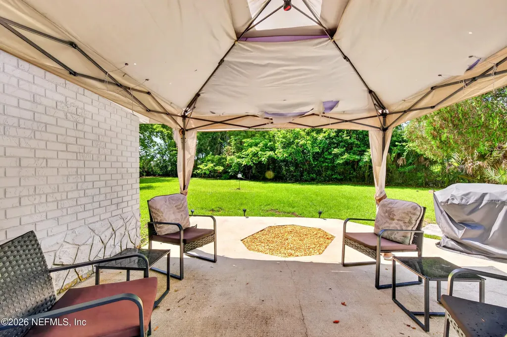 242 Holly Court Jacksonville FL 32218