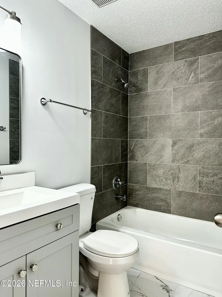 2451 Whispering Woods Boulevard Jacksonville FL 32246