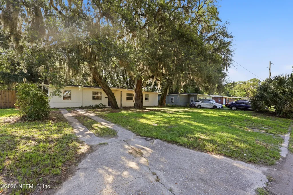2151 Maple Leaf Drive E Jacksonville FL 32211