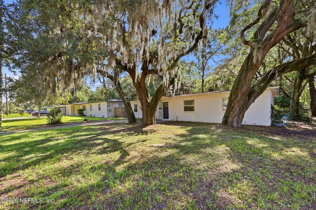 2151 Maple Leaf Drive E Jacksonville FL 32211