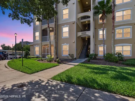 7801 Point Meadows Drive Jacksonville FL 32256