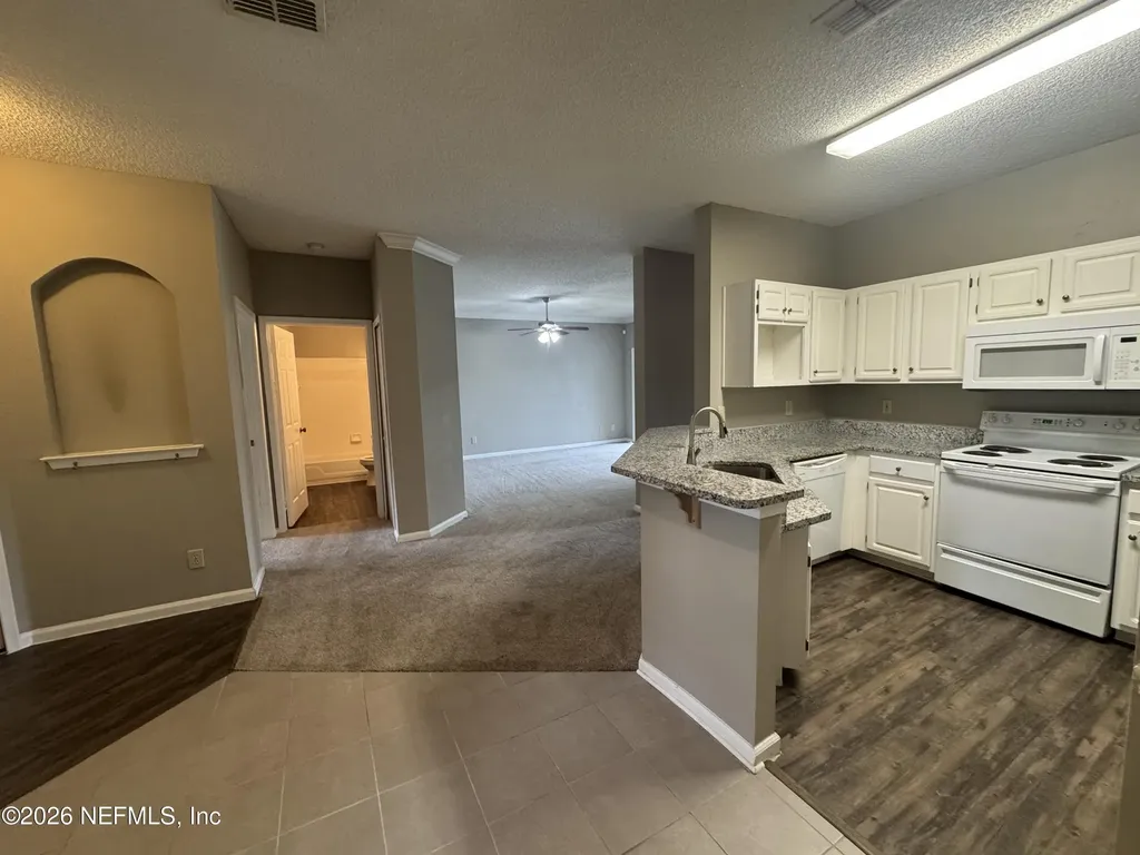 10000 Gate Parkway Jacksonville FL 32246