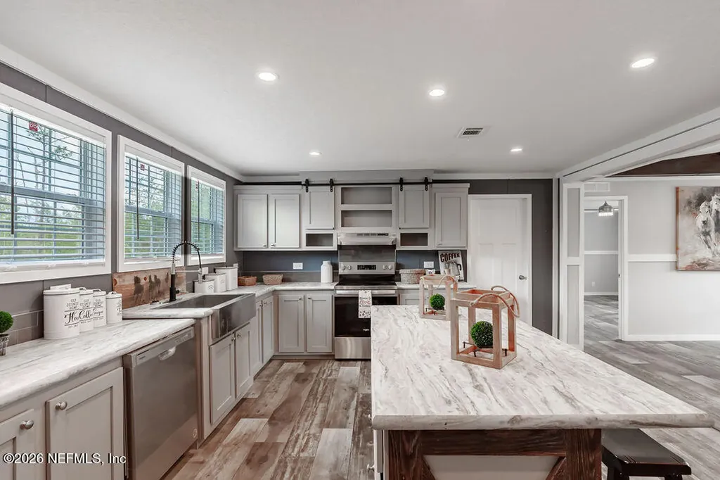 230 Redeye Road Florahome FL 32140