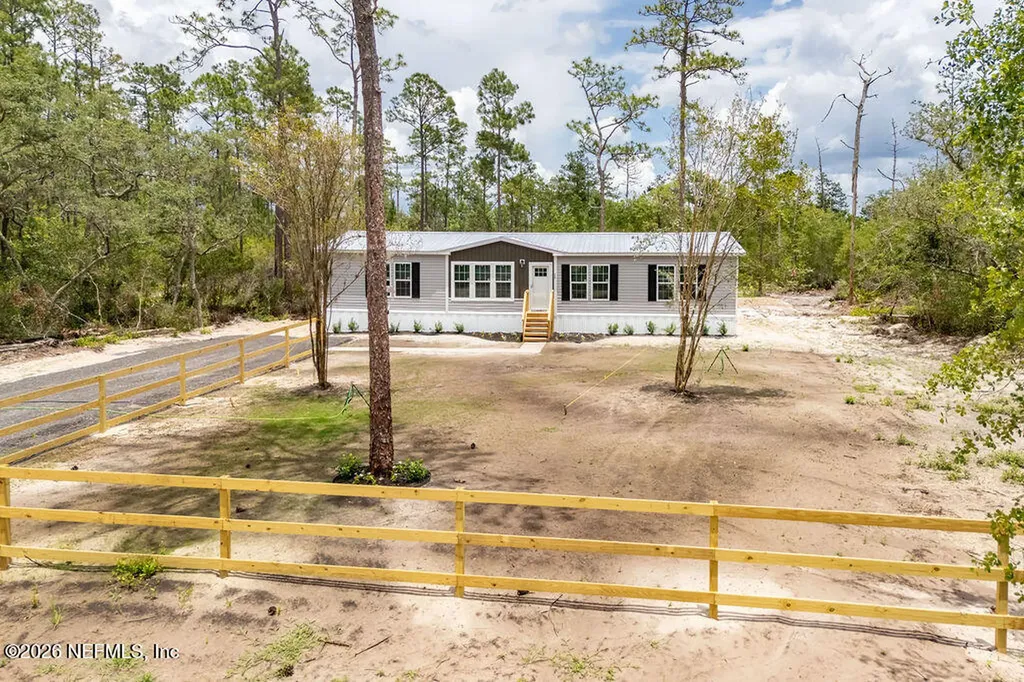 230 Redeye Road Florahome FL 32140