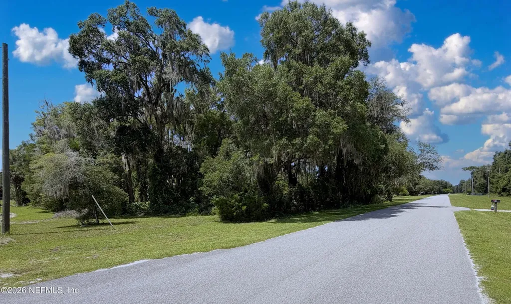 112 St Johns Avenue Satsuma FL 32189