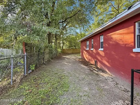 9753 Waynesboro Avenue Jacksonville FL 32208