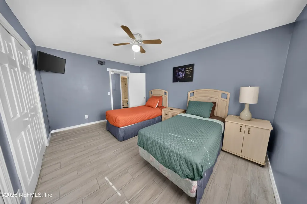 1647 El Camino Road Jacksonville FL 32216