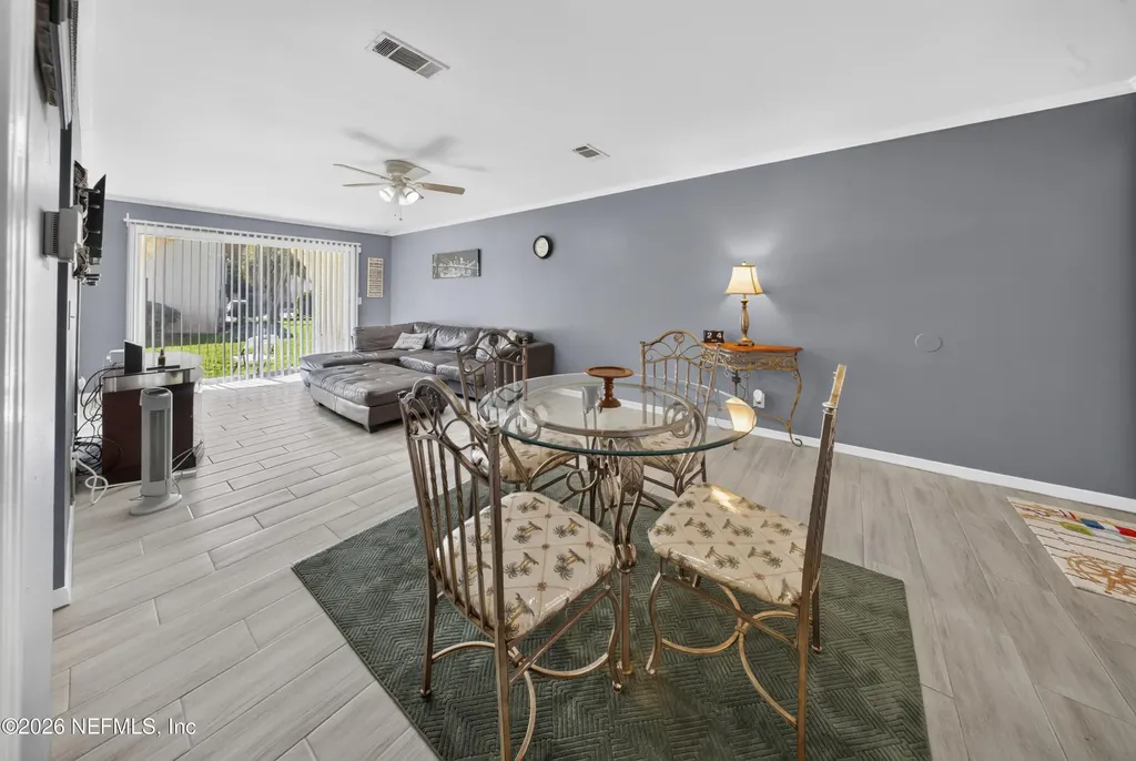 1647 El Camino Road Jacksonville FL 32216