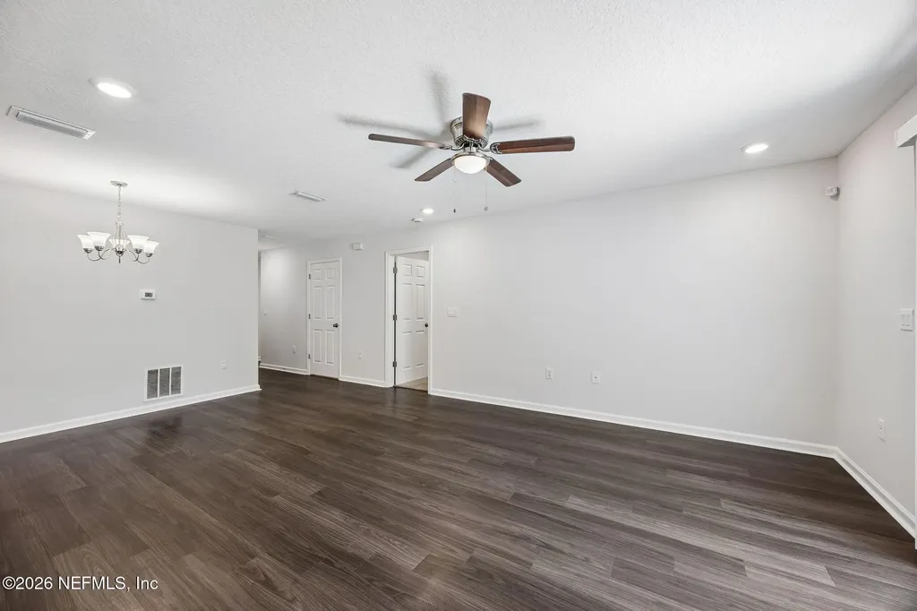 8064 Noroad Jacksonville FL 32210
