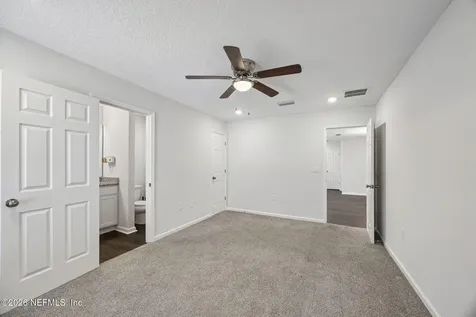 8064 Noroad Jacksonville FL 32210