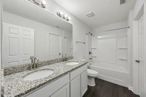 8064 Noroad Jacksonville FL 32210