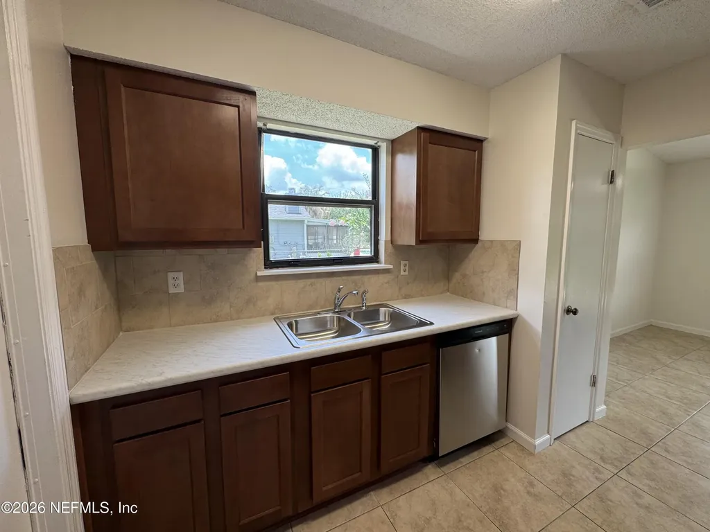 10272 Arrowhead Drive Jacksonville FL 32257